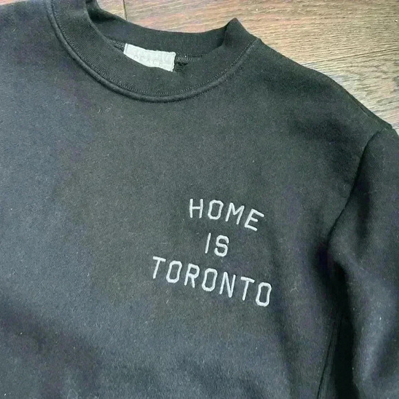 Peace Collective Women’s Black Toronto Canada Crew Neck Indie Sweater Small - Picture 8 of 15